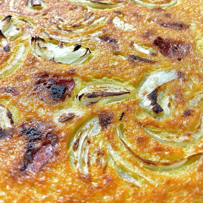 Pizza Bis fainè con cipolle